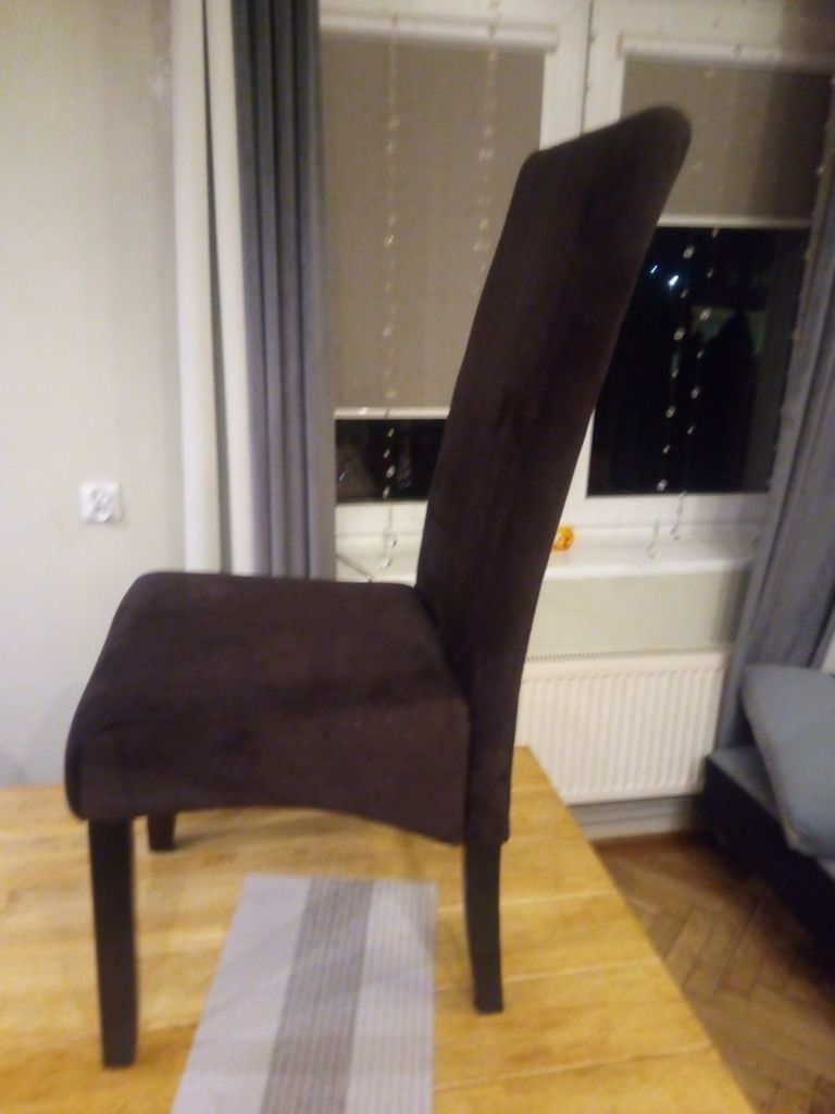 Dwa krzesła welurowe świeże obicie