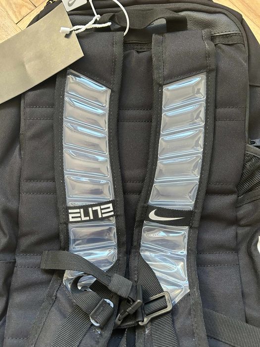Plecak Nike Elite czarno–biały