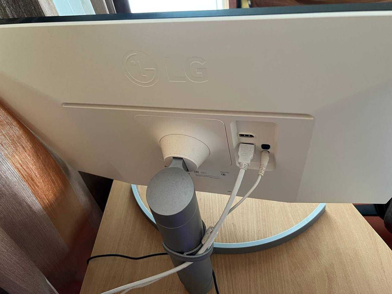 LG uhd monitor 4k 27uk650