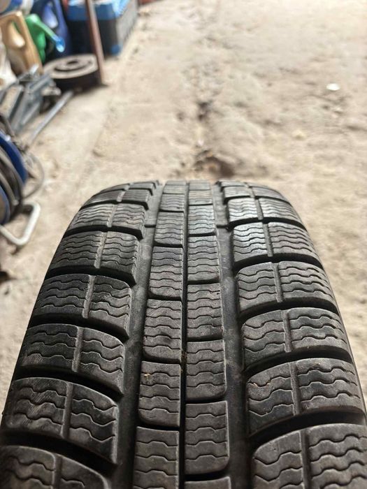 Opony zimowe/felgi stalowe R14”