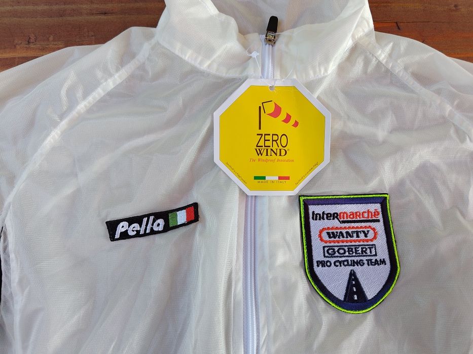 Pella zero wind waterproof