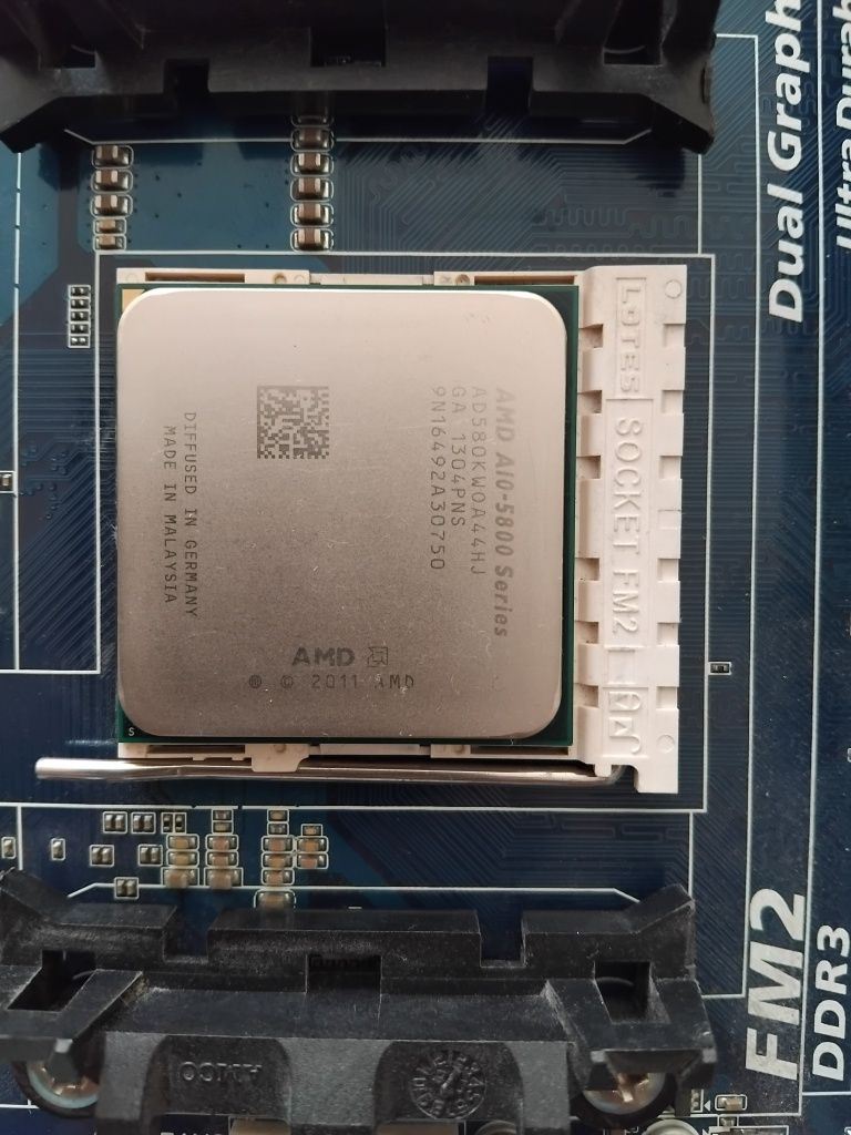 Материнська плата  Gigabyte GA-F2A85XM-D3H