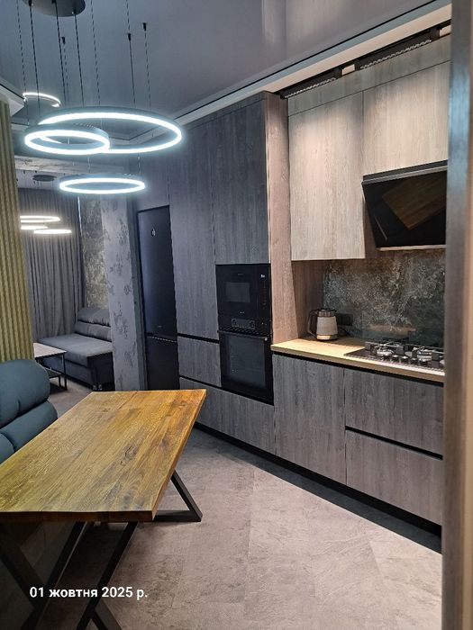 VIP квартира подобово. Яровиця