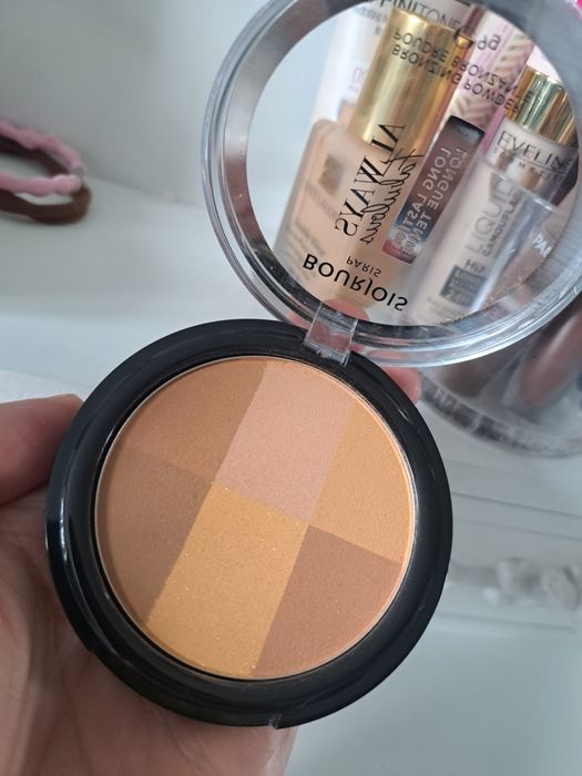 Bronzer puder bronzujacy Bourjois