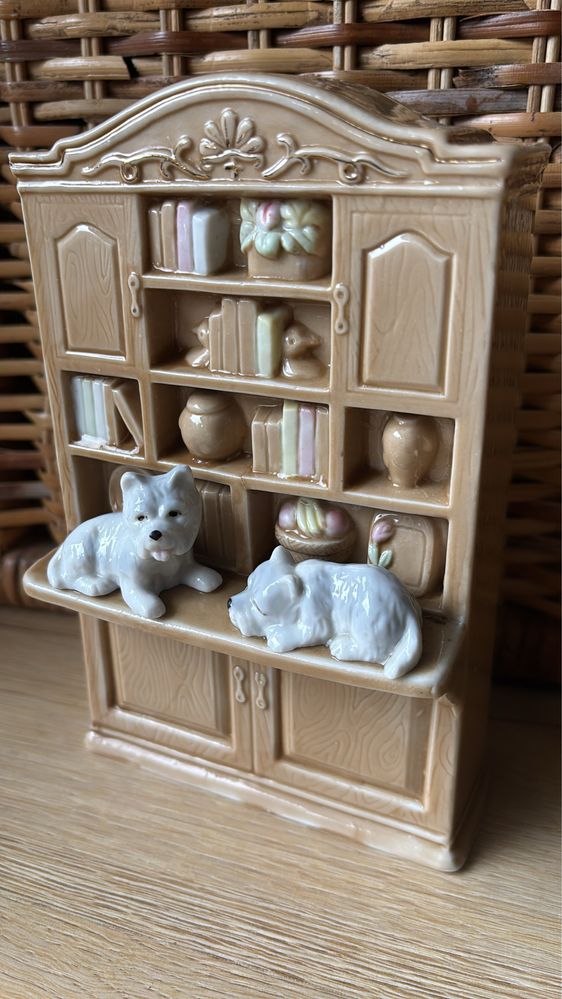 Porcelanow figurka The Study by Simson westi psy