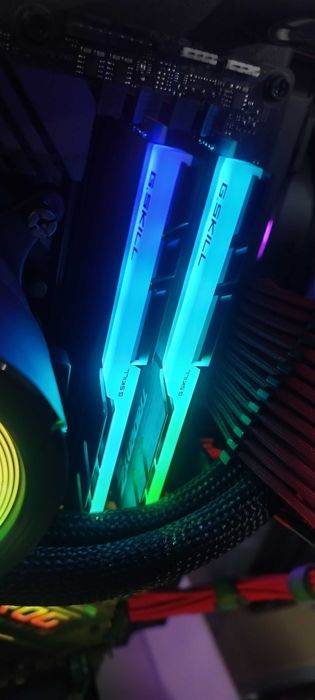 2 Memórias RAM G.Skill Trident Z 8GB DDR4 3200MHz