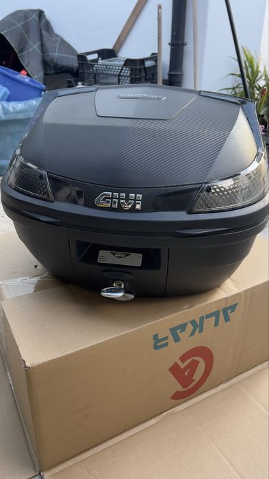 Top case GIVI B47 com suporte MT07