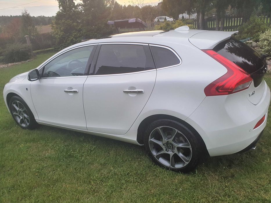 VOLVO V40 2,0 T3  2016 r