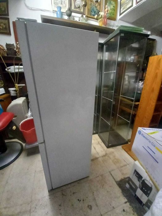 Frigorífico combinado Candy CMCL 4144W Low Frost 144cm 157L