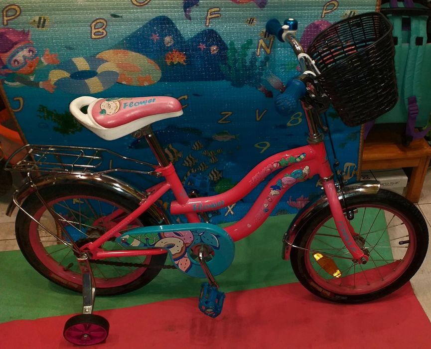 Продам детский велосипед на 16 дюймов диаметр колес Profi почти новый.