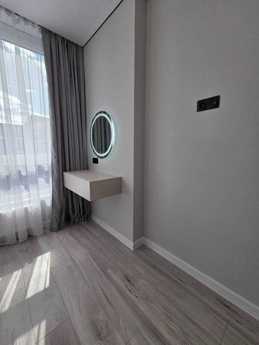 Однокімнатна з ремонтом в сучасному ЖК