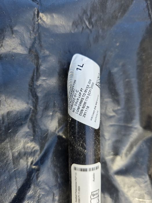 Ремені , паски безпеки дотяжки tesla model 3  2018