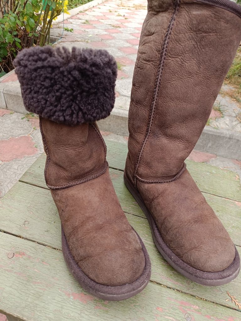 Продам ugg размер 23.5