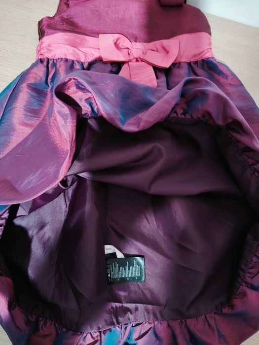 Wizytowa sukienka firmy H&M używana rozmiar 6- 7 lat 122 cm
