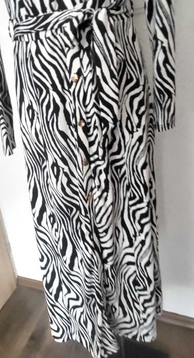 Wzór zebra sukienka czarno biała 40