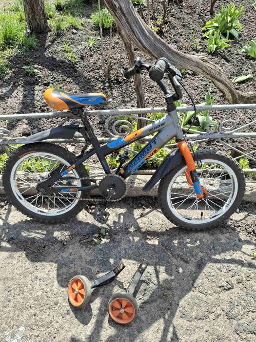 Продам велосипед дитячий у гарному стані