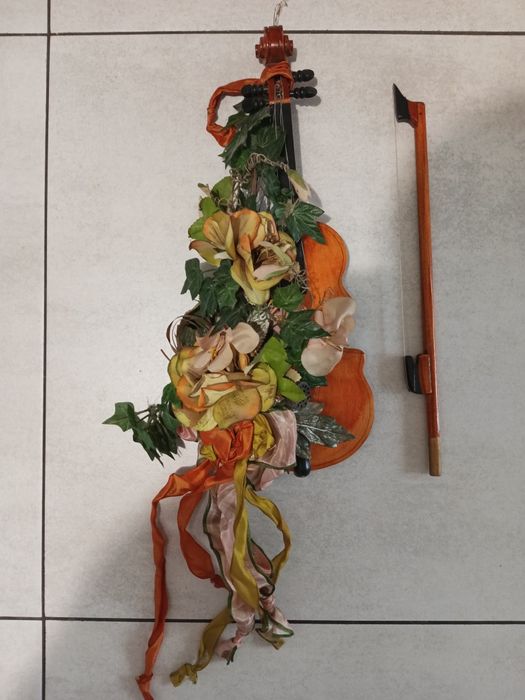 Skrzypce z kwiatami, ozdoba drewniana