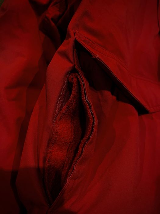 Пуховик Helly Hansen