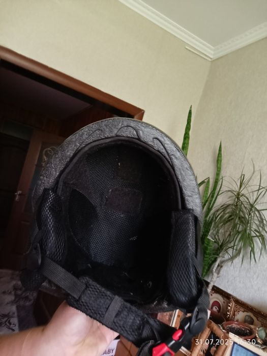 Продам шолом,б/у