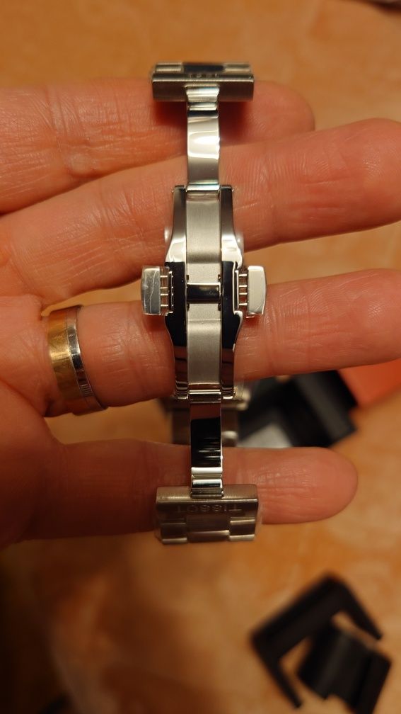 Vendo relógio tissot 1853 um coreográfico Automátic 280€ cada