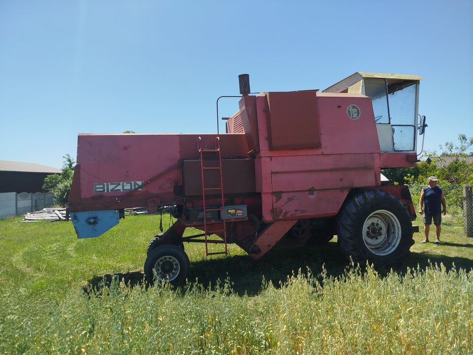 Kombajn Bizon z056