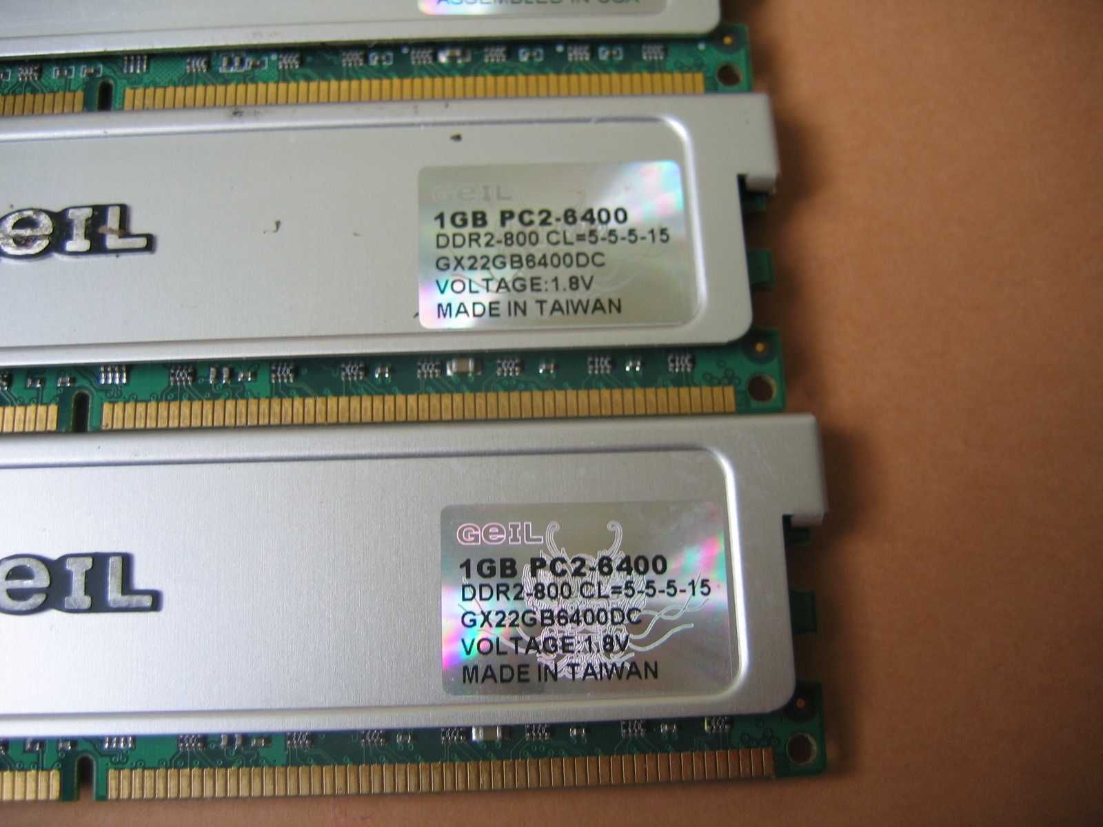 4Gb 1GbX4 GEIL - DDR2-800
CL=5-5-5-15
PC2-6400