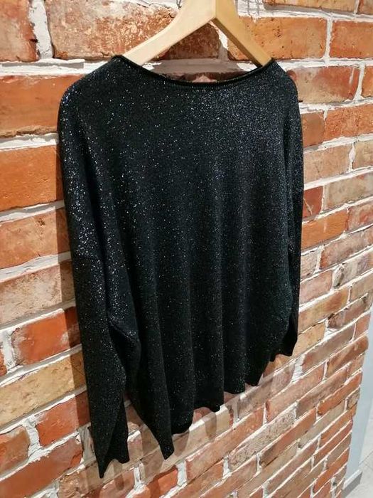 Czarny sweter z połyskiem rozm.M/ L