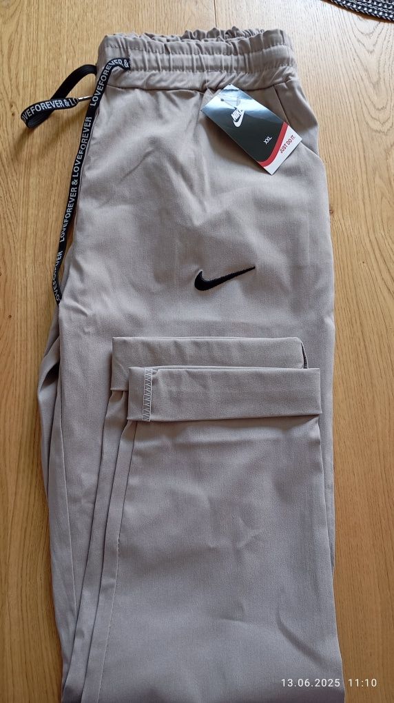 Sprzedam nowe spodnie nike 2xl