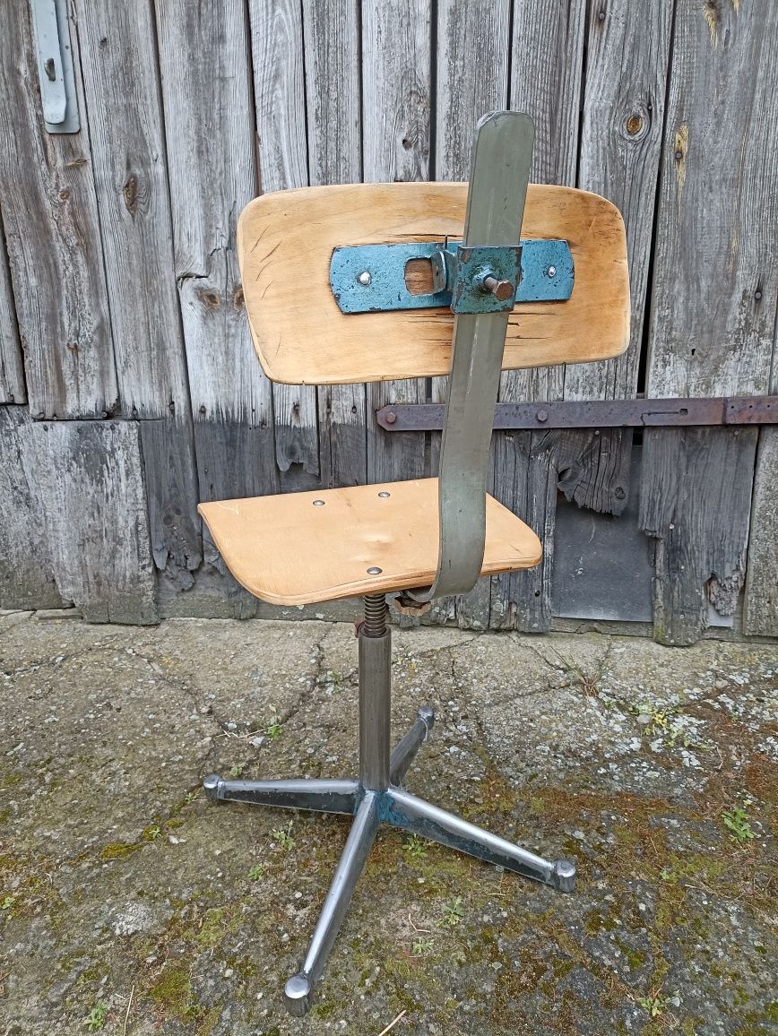 Stare krzesło obrotowe warsztatowe Plr Bauhaus