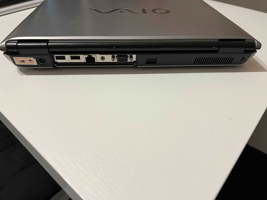 Sony Vaio PCG-8Q8M, sprawny, bateria trzyma, idealny do retro gier