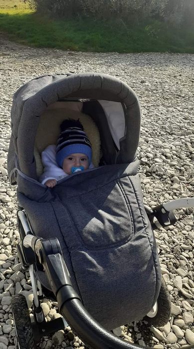 Продам каляску 2в1