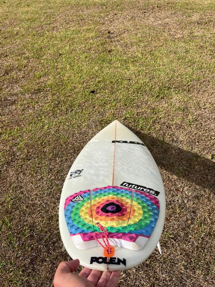 Prancha de surf Polen modelo Catwoman 5’10 27,5L