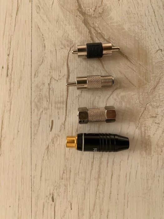 Zestaw wtyczki i gniazda przejściówki RCA cinch