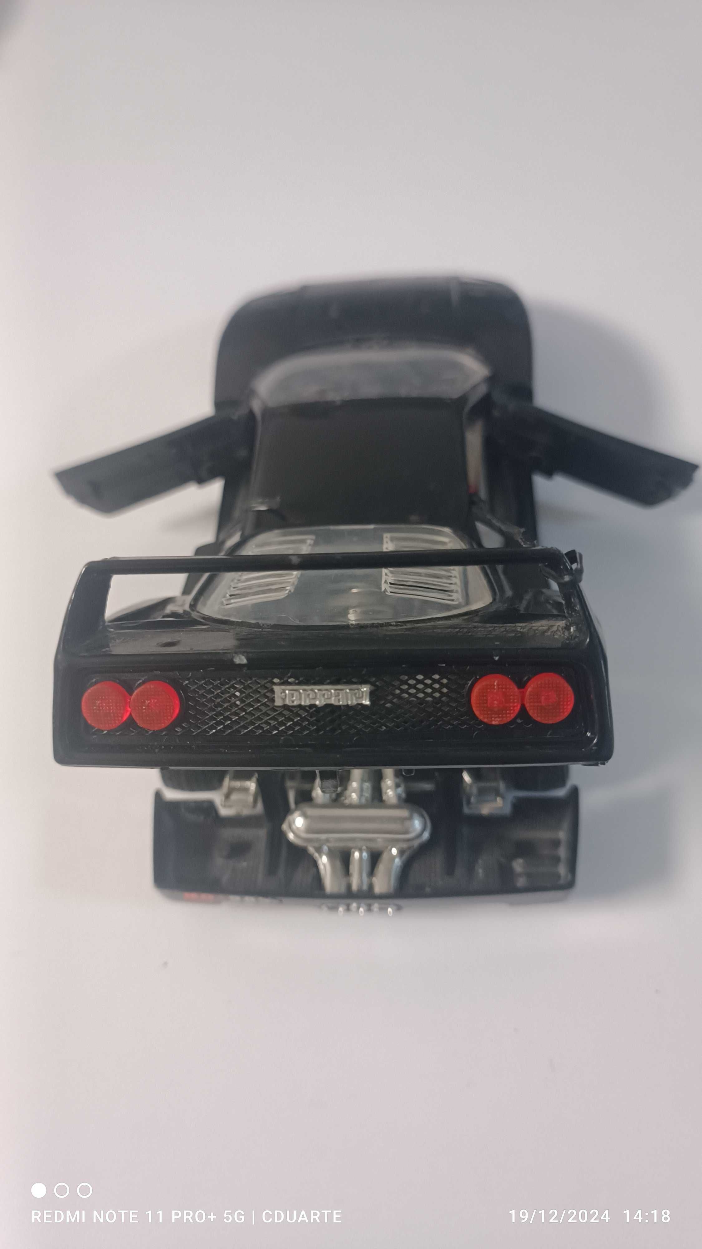 Ferrari F40 (1987), marca: Burago
