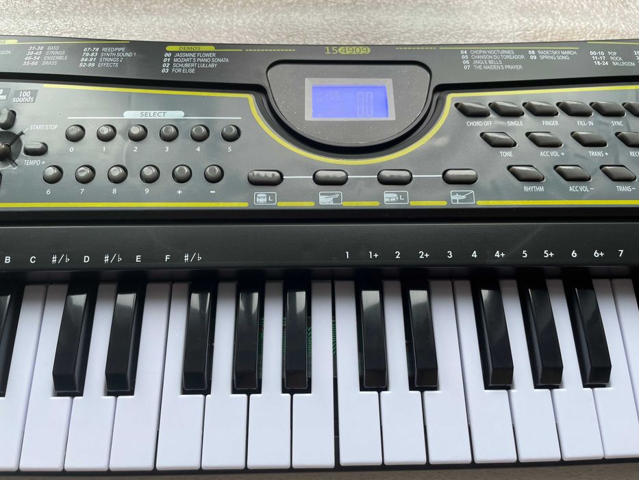 Keyboard elektroniczny Bontempi, z futerałem 49 klawiszy LCD WADA