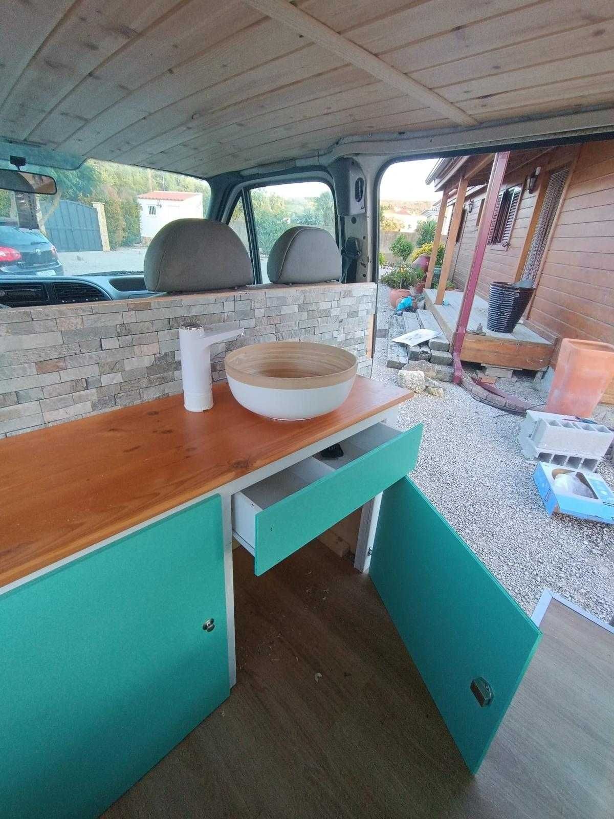 Vendo Ford Transit - Especial Dormitório - Legalizada