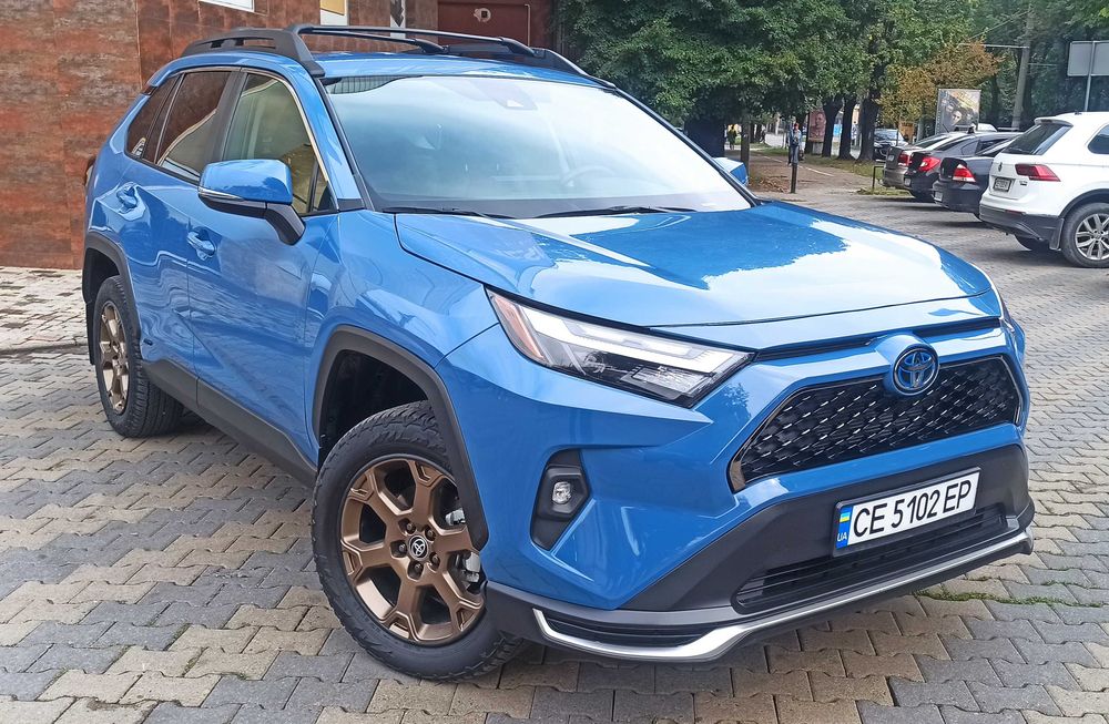 Toyota RAV4 hybrid Woodland edition