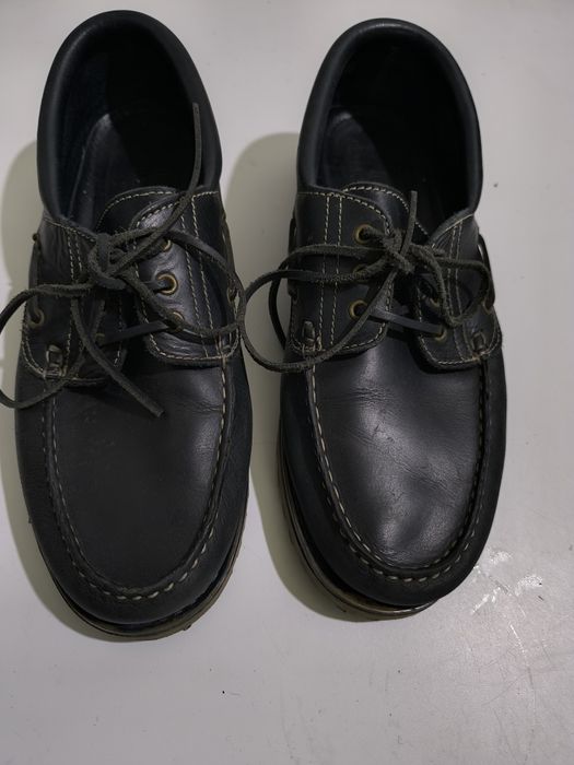 Sapatos de couro tipo vela