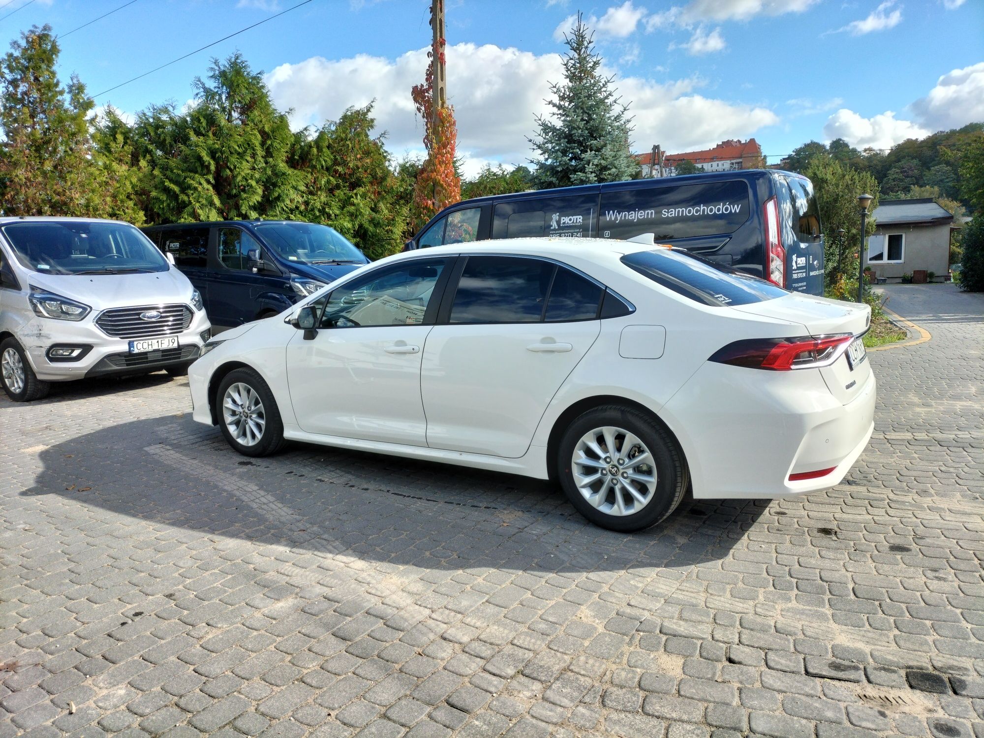 Wynajem samochodów osobowych Toyota Corolla