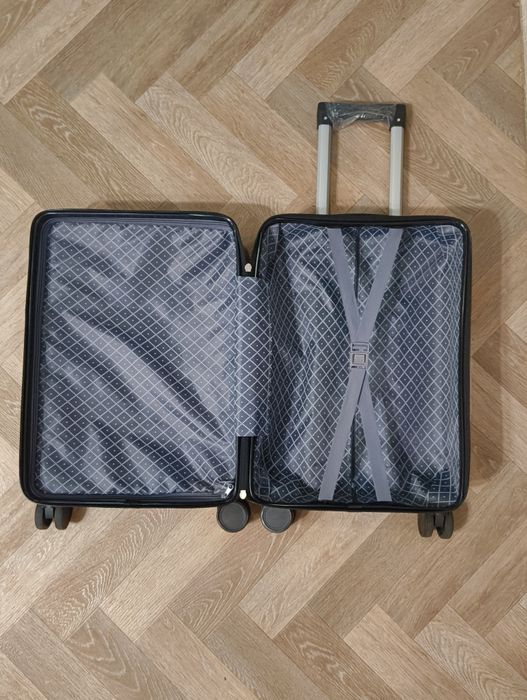 Валіза якісна 34 х22х55 з обертовими колесами ABS+PC, Німеччина