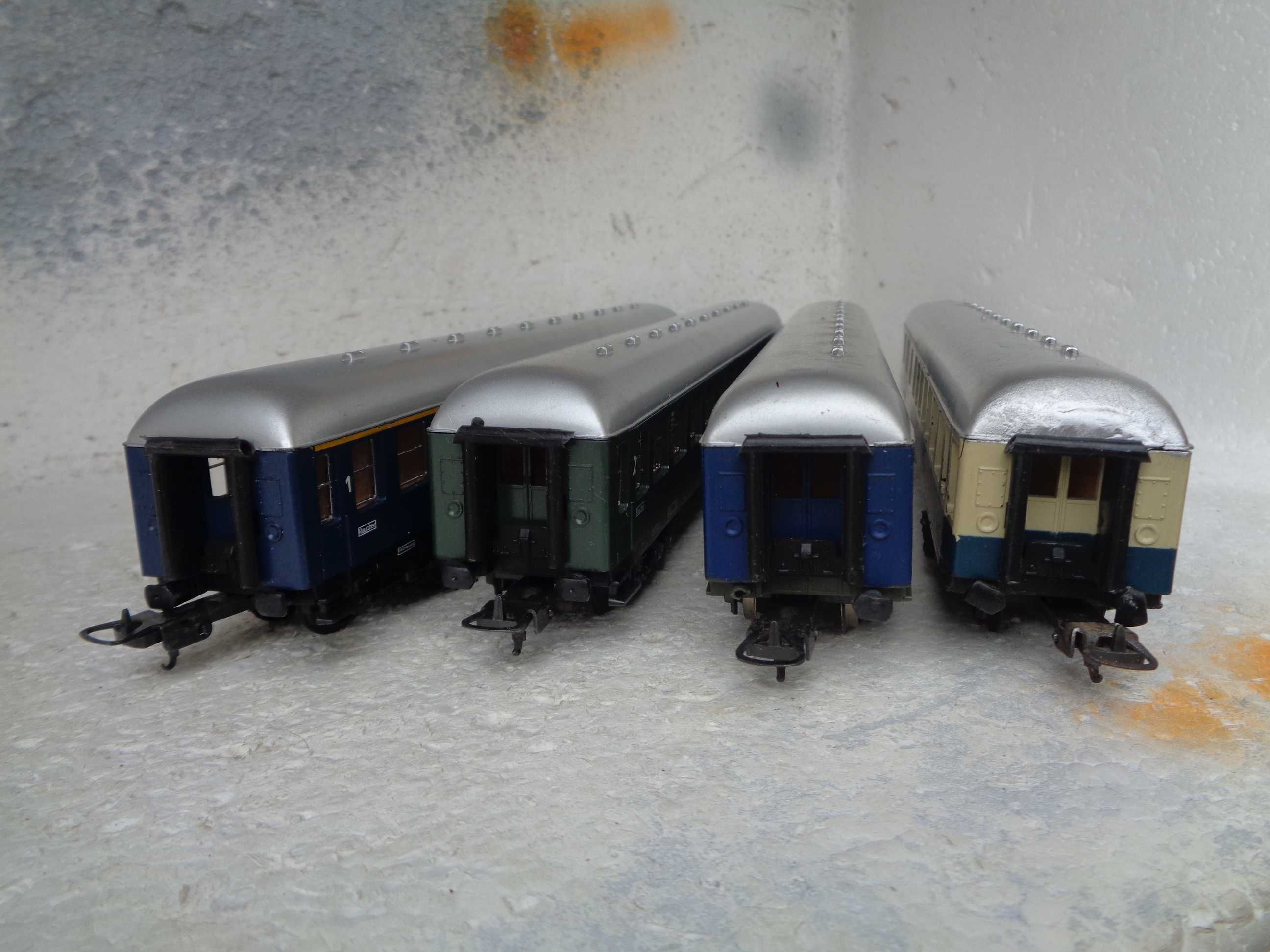 1:87 LIMA Lote de 4 carruagens de passageiros da DB