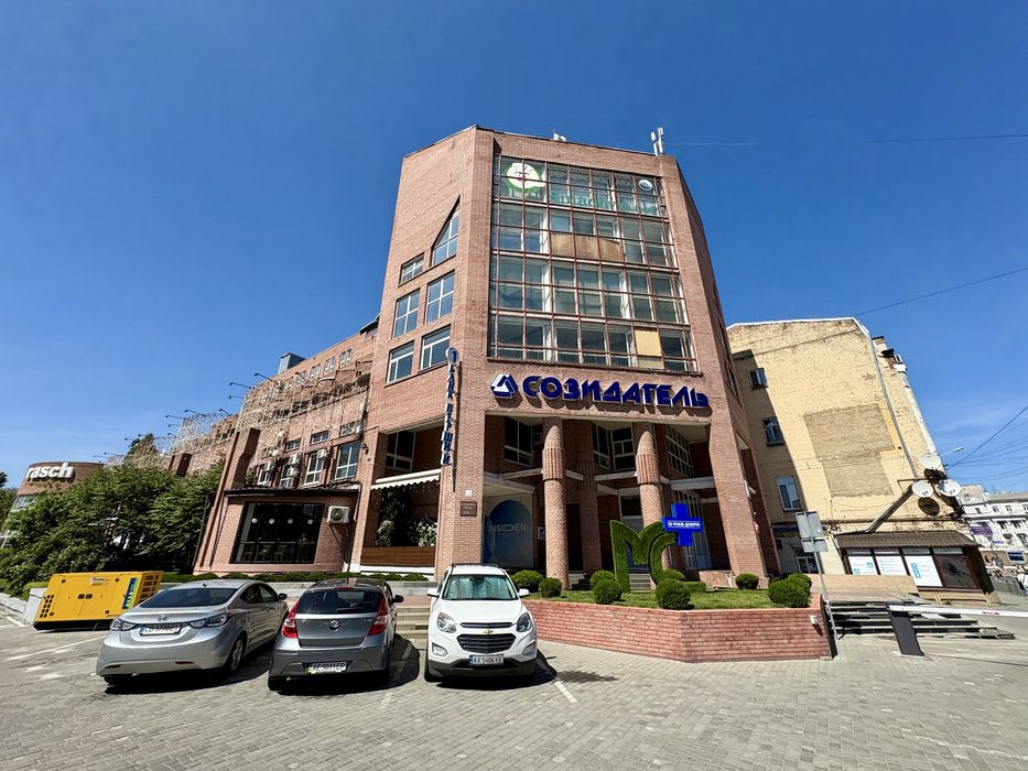 Продається просторе офісне приміщення у самому центрі міста Дніпро