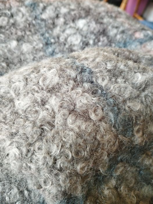 Płaszcz damski z kapturem