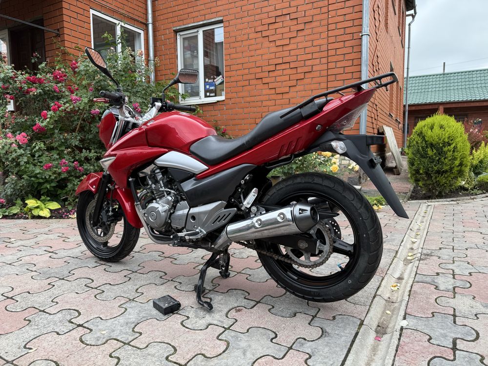 Suzuki GSR250 розмитнений