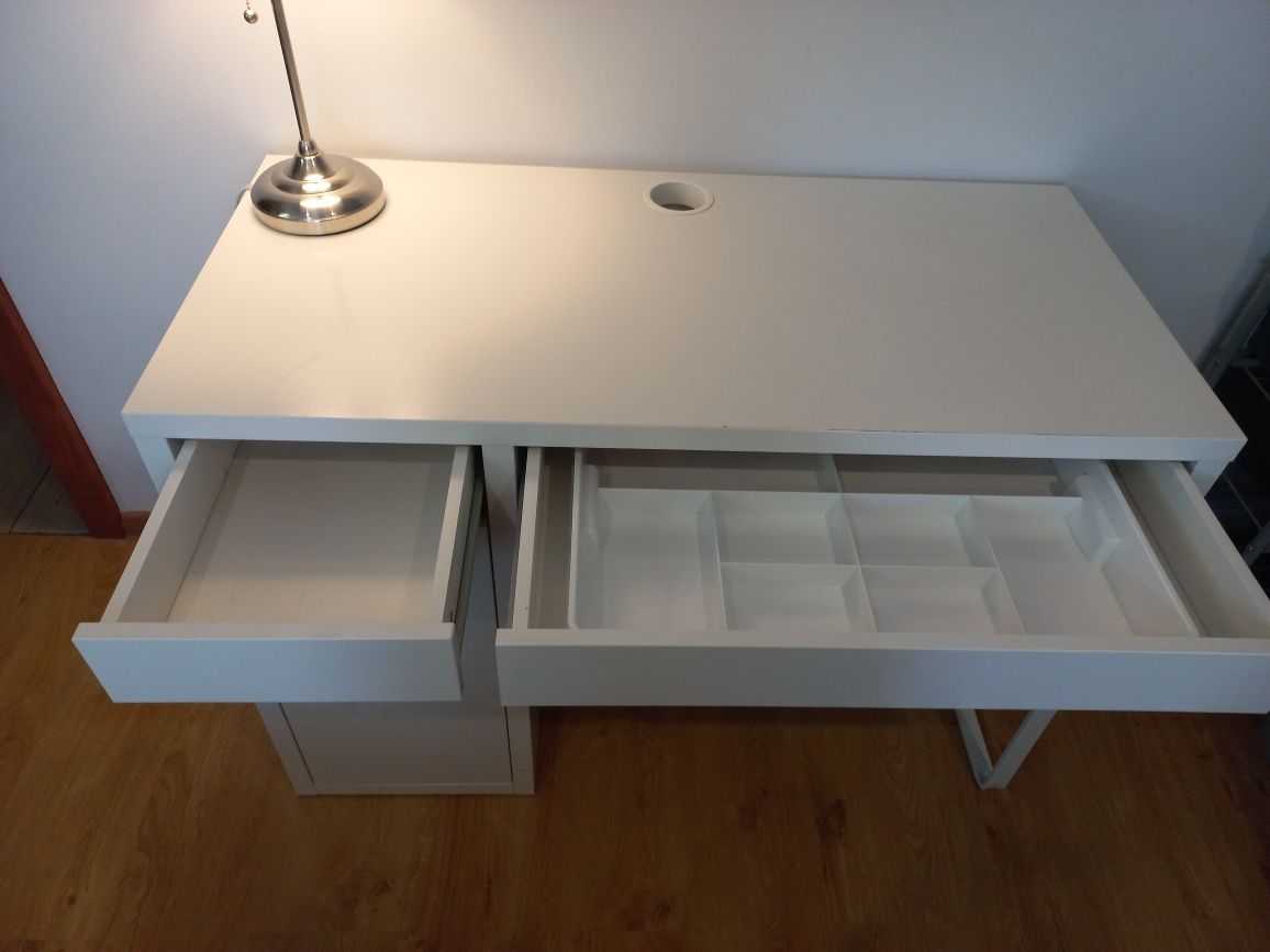 Biurko IKEA MICKE 105 x 50  + wkład do szuflady KUGGIS