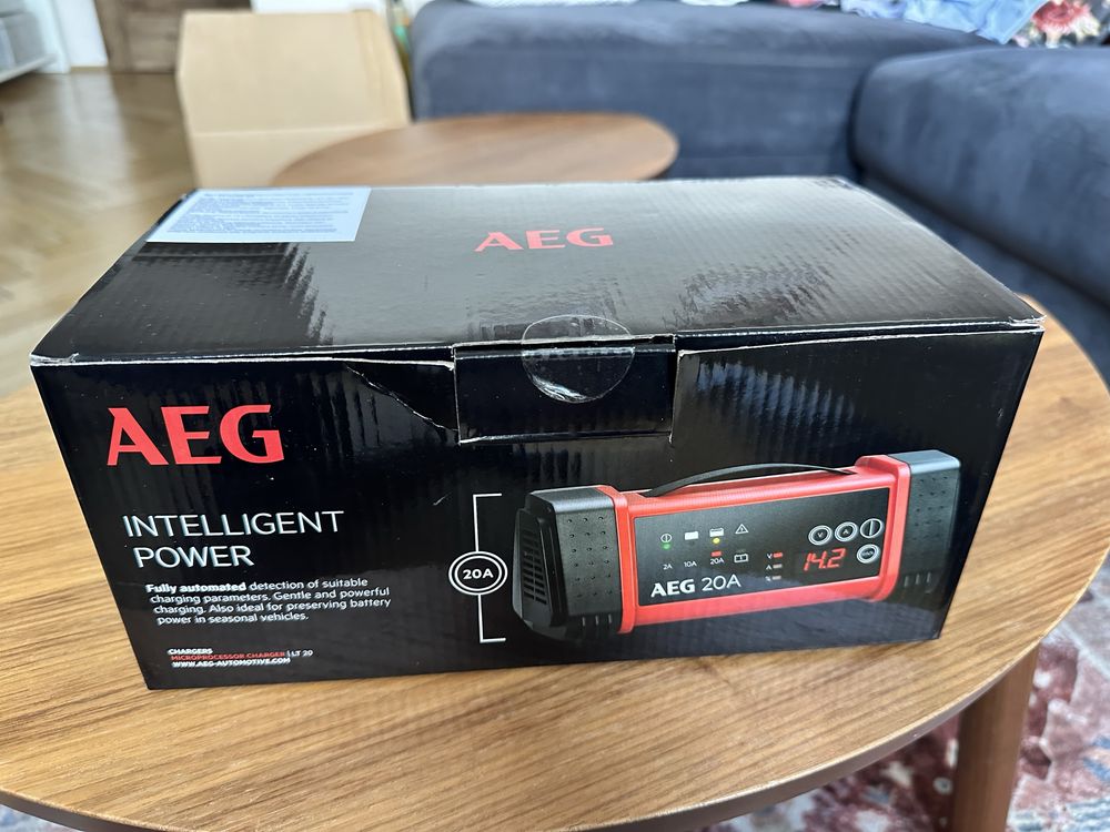 AEG, Prostownik Automatyczny Z Mikroprocesorem Aeg Lt 10 12V/24V, 10A