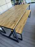 Conjunto mesa + bancos em carvalho