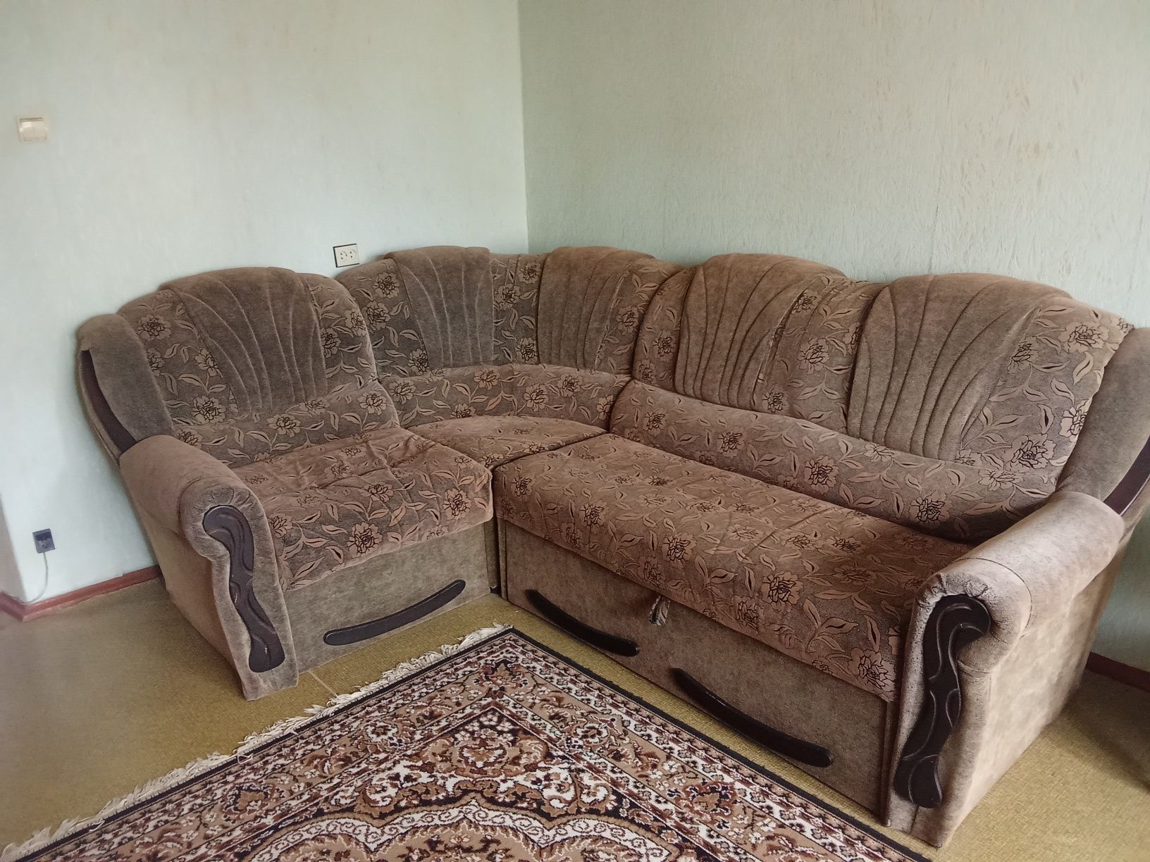 Продам мягкий уголок