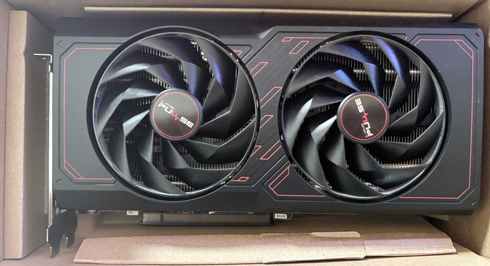 AMD Radeon RX 7600 XT 16gb
