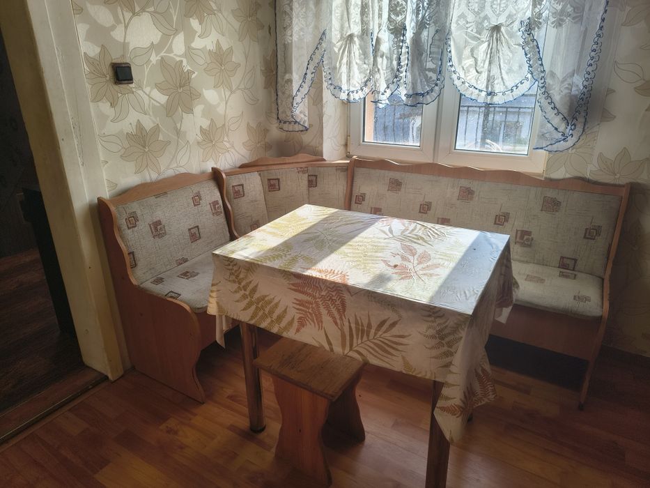 Narożnik  plus stół kuchenny